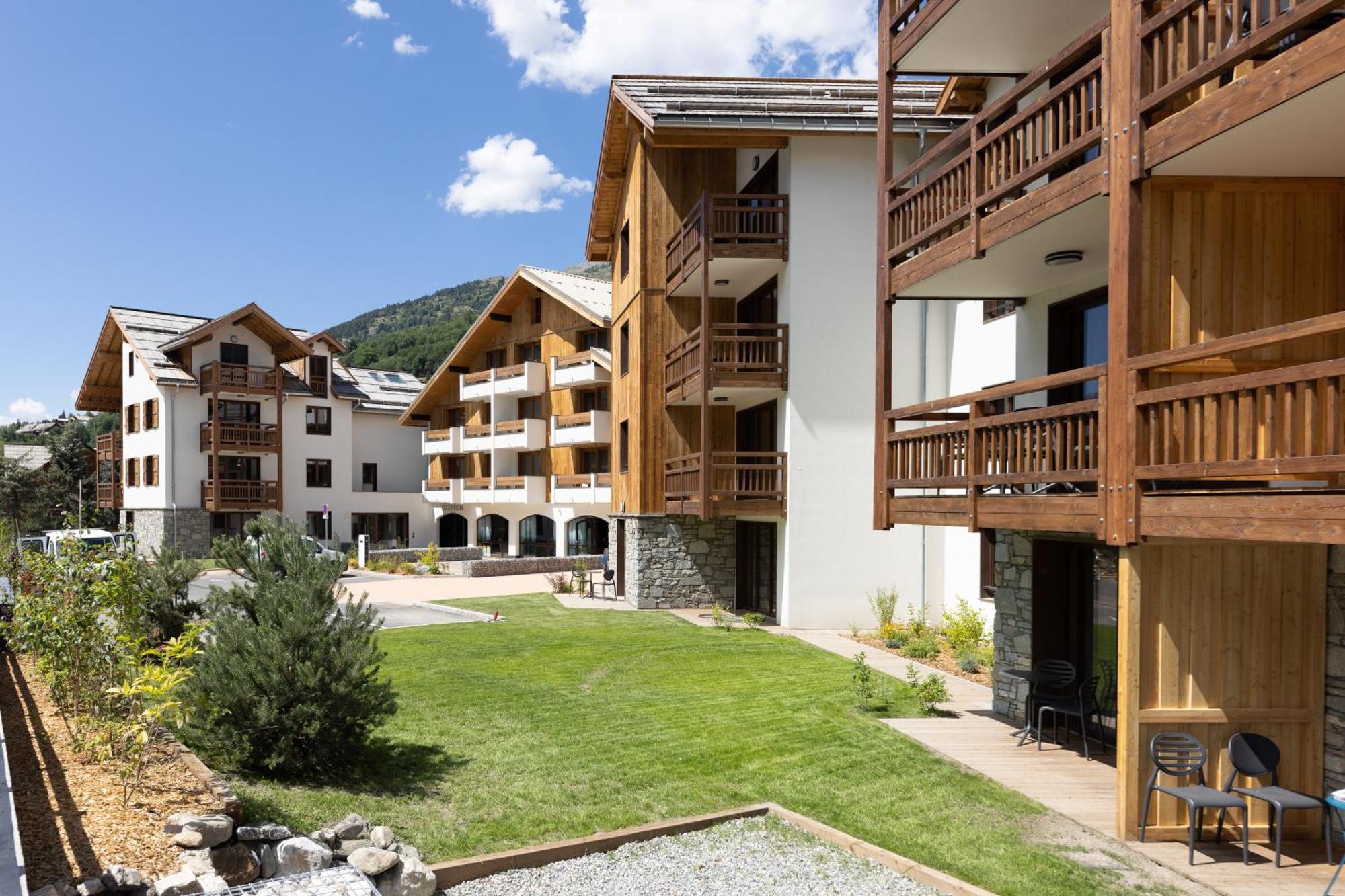 Hotel Le Cristal Lodge - Terresens Saint-Chaffrey Exterior foto